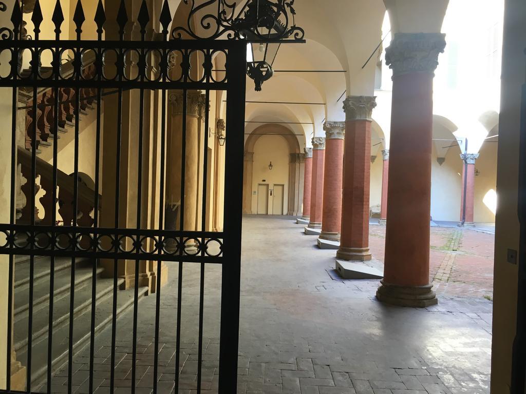 Antica Casa Zucchini B&B Болонья Экстерьер фото